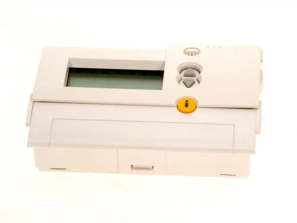 Weißes Gerät von Bosch mit einem Display und mehreren Tasten auf der Vorderseite, möglicherweise ein Thermostat oder Steuergerät.
